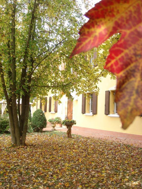La Corte Del Cavaliere Bed & Breakfast Калдерала ди Рено Екстериор снимка