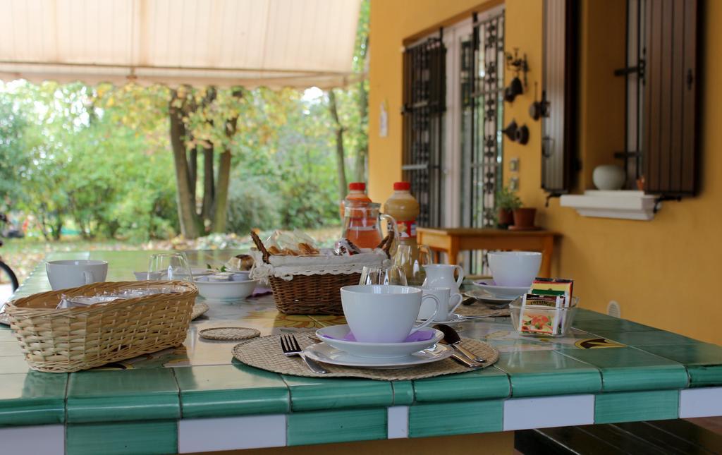 La Corte Del Cavaliere Bed & Breakfast Калдерала ди Рено Екстериор снимка