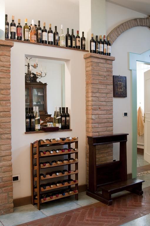 La Corte Del Cavaliere Bed & Breakfast Калдерала ди Рено Екстериор снимка