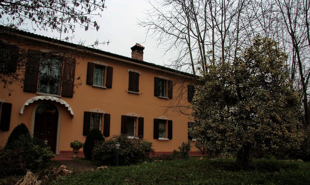 La Corte Del Cavaliere Bed & Breakfast Калдерала ди Рено Екстериор снимка