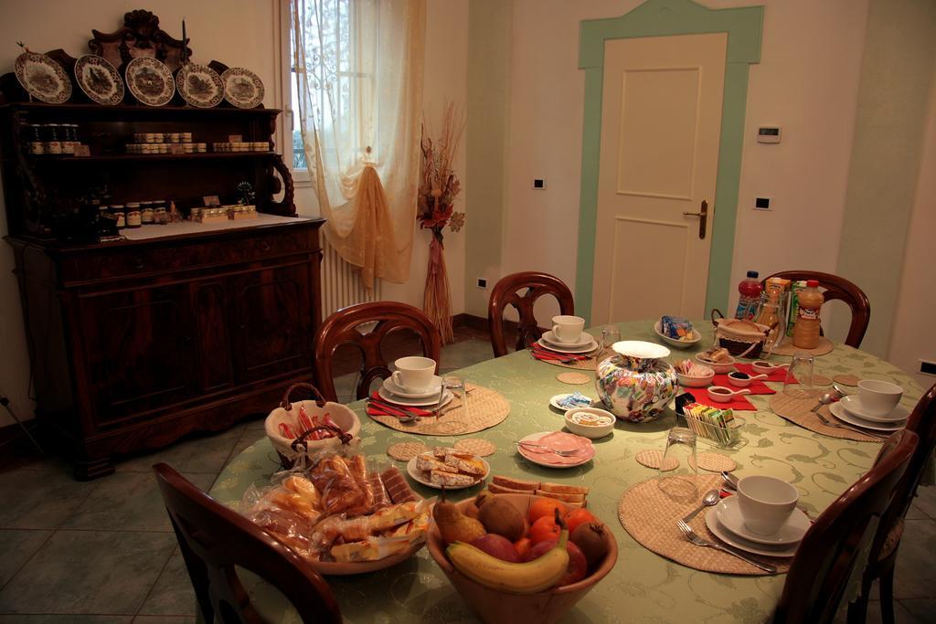 La Corte Del Cavaliere Bed & Breakfast Калдерала ди Рено Екстериор снимка